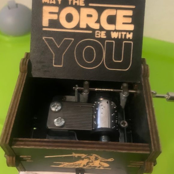 New Star Wars Hand-Carved Wooden Music Box - Picture 5 of 5